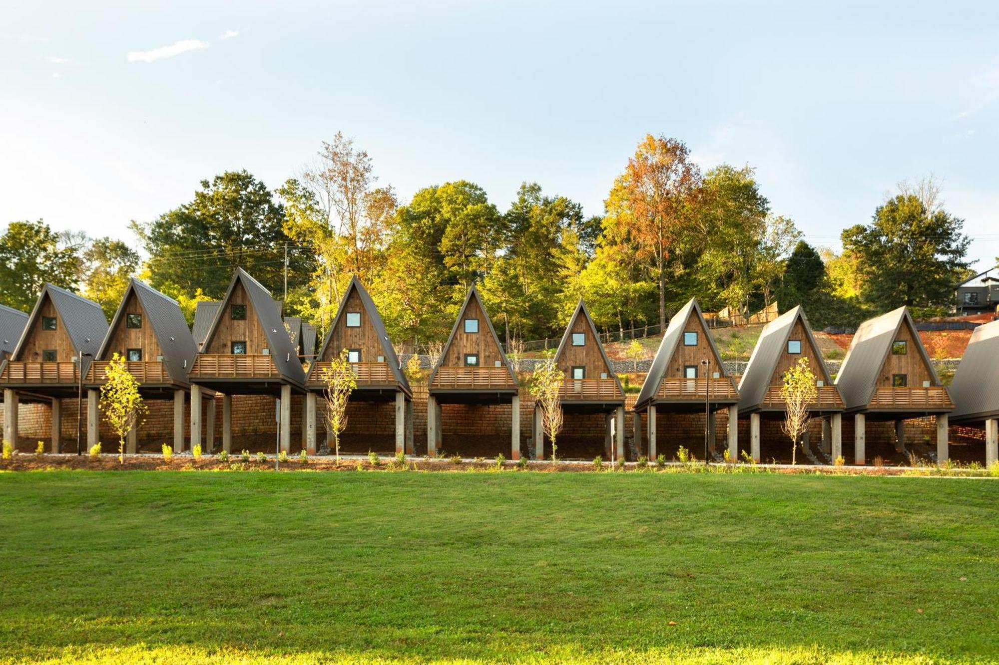 Wrong Way River Lodge & Cabins Asheville Exterior photo